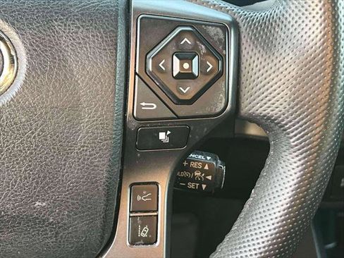 Used 2019 Toyota Tacoma TRD Sport image 19