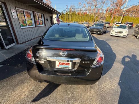 Used 2011 Nissan Altima 2.5 SL w/ Technology Pkg image 7