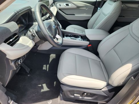 New 2026 Ford Explorer Active w/ Active Comfort Package RWD image 10