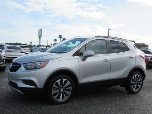 Used 2022 Buick Encore Preferred image 3
