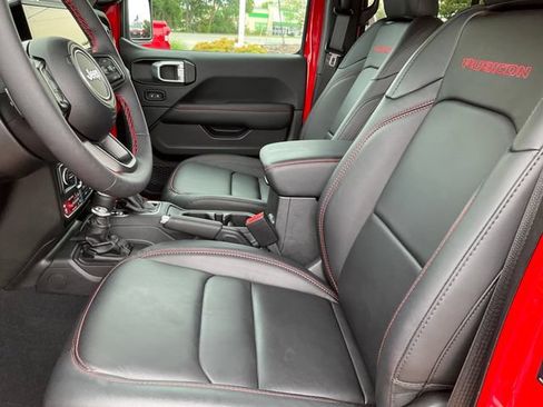 Used 2024 Jeep Wrangler Unlimited Rubicon w/ Technology Group AWD/4WD image 5