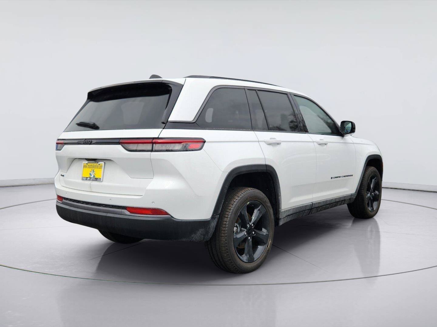 New 2026 Jeep Grand Cherokee Limited w/ Limited Altitude Package AWD/4WD image 5