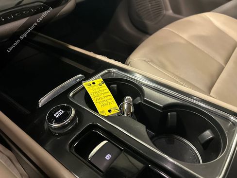 Used 2022 Lincoln Corsair AWD w/ Equipment Group 101A image 19