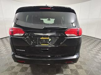 Used 2021 Chrysler Voyager Lxi FWD video 3