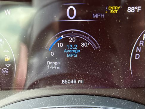 Certified 2018 Jeep Grand Cherokee Summit w/ Platinum Series Group AWD/4WD image 28