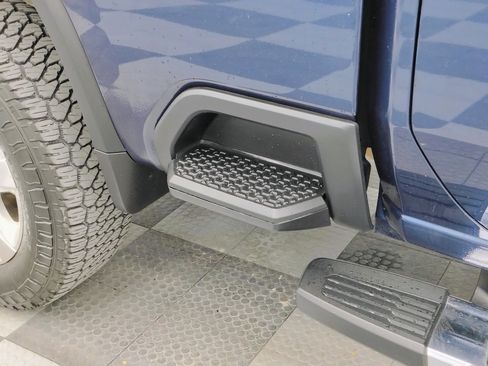 Used 2021 Chevrolet Silverado 2500 LTZ w/ LTZ Premium Package image 19