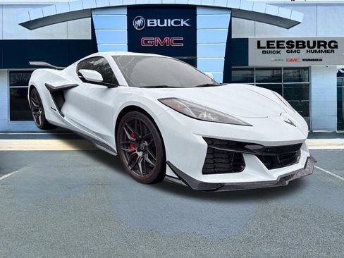 Used 2023 Chevrolet Corvette Z06 w/ Z07 Performance Package RWD image 1