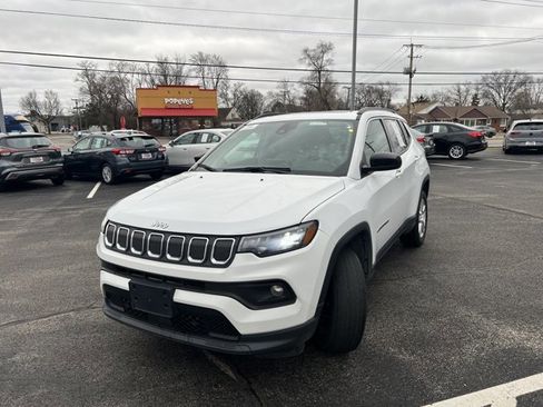 Used 2022 Jeep Compass Latitude w/ Sun and Sound Group image 2