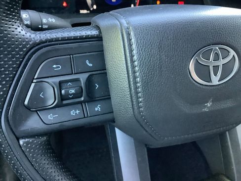Used 2025 Toyota Tacoma SR5 AWD/4WD image 21