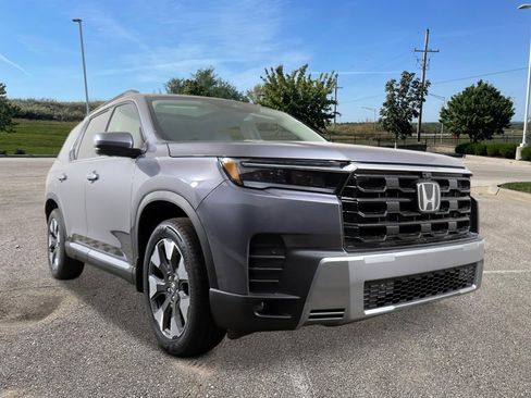 New 2026 Honda Pilot Touring image 7