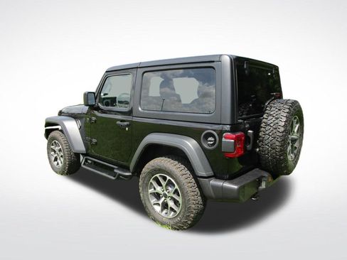 Used 2025 Jeep Wrangler Sport AWD/4WD image 4