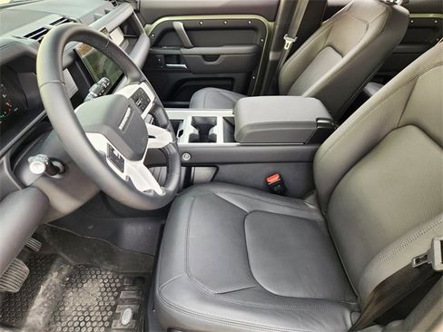 Used 2025 Land Rover Defender 110 S image 13