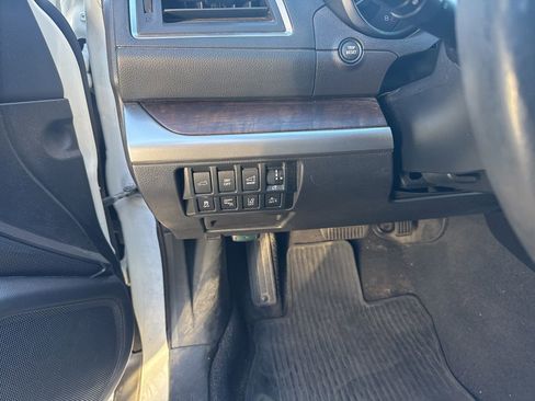 Used 2017 Subaru Outback 2.5i Limited image 8