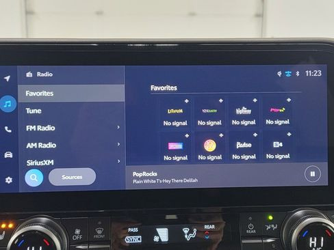 Certified 2025 Toyota Highlander XLE image 21