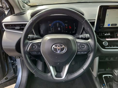 Used 2024 Toyota Corolla Cross XLE w/ Convenience Package image 23