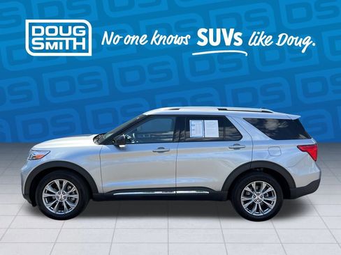 Used 2024 Ford Explorer Limited image 3