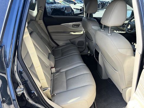 Used 2018 Nissan Murano SL w/ Moonroof Package image 16