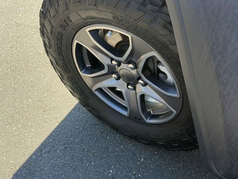 Used 2018 Jeep Wrangler Unlimited Sport S image 12