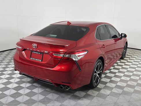 Used 2020 Toyota Camry SE w/ Convenience Package FWD image 5