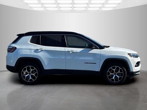 Certified 2025 Jeep Compass Limited AWD/4WD image 8