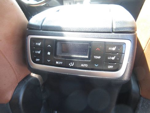 Used 2017 Toyota Highlander Limited AWD/4WD image 9