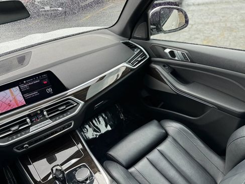Used 2019 BMW X5 xDrive40i w/ M Sport Package AWD/4WD image 25