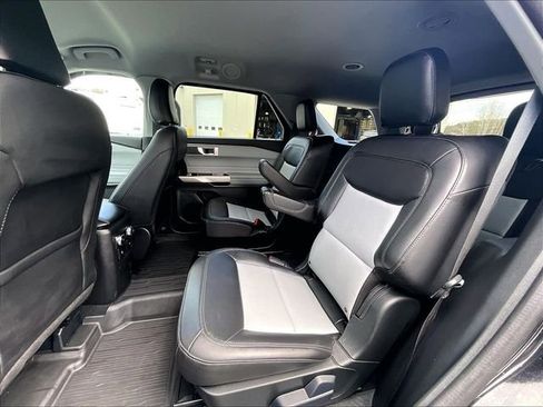 Used 2024 Ford Explorer XLT w/ Equipment Group 202A image 21