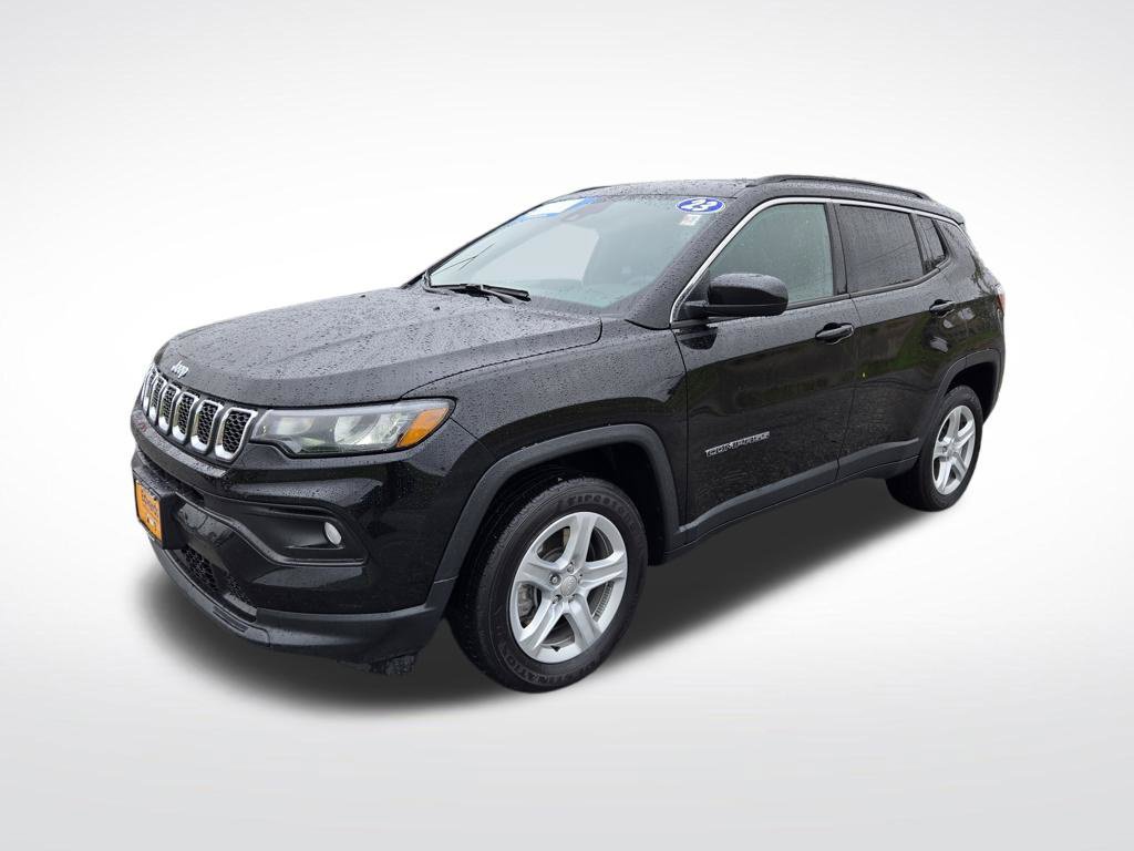 Used 2023 Jeep Compass Latitude w/ Mopar Graphics Package AWD/4WD image 8