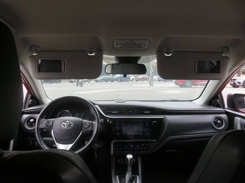 Used 2017 Toyota Corolla SE FWD image 13