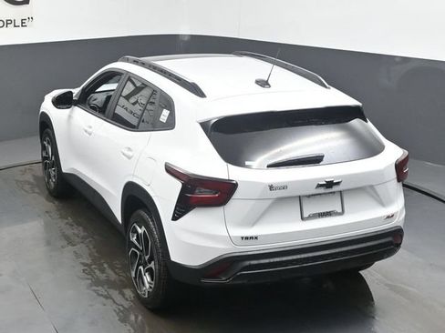 New 2026 Chevrolet Trax RS w/ Sunroof Package FWD image 19