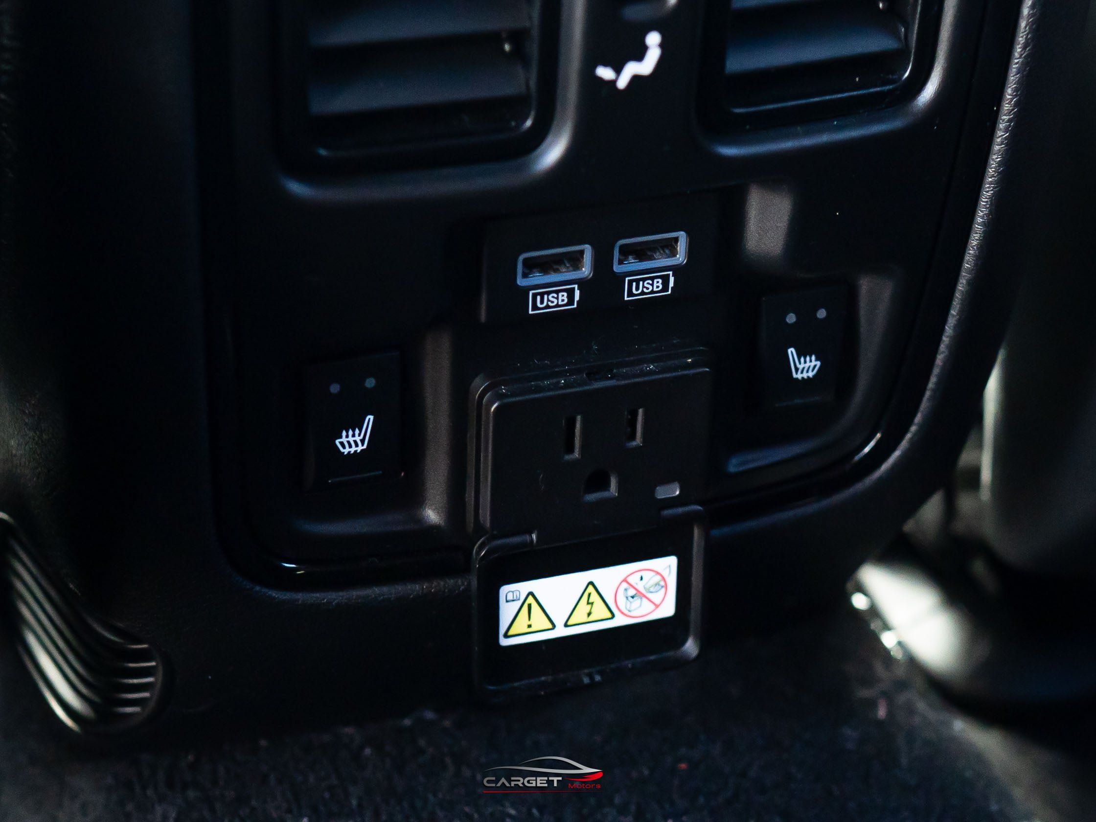 Used 2023 Dodge Durango R/T w/ Tow 'N Go Package AWD/4WD image 23