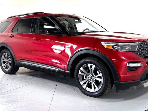 Used 2022 Ford Explorer XLT w/ Equipment Group 202A RWD image 1