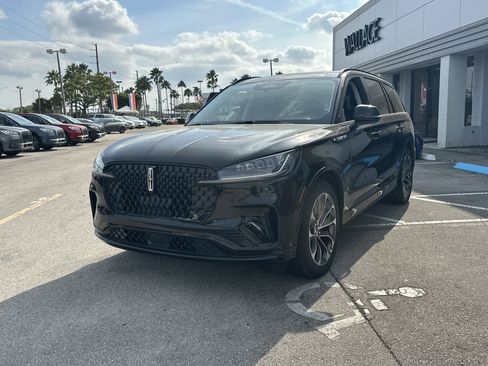 New 2026 Lincoln Aviator 2WD w/ Jet Appearance Package image 2