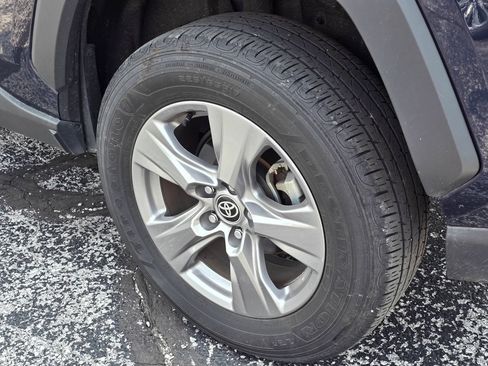 Used 2024 Toyota RAV4 XLE AWD/4WD image 7