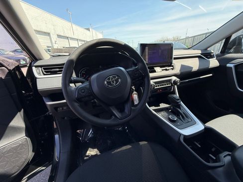 Used 2025 Toyota RAV4 LE image 31