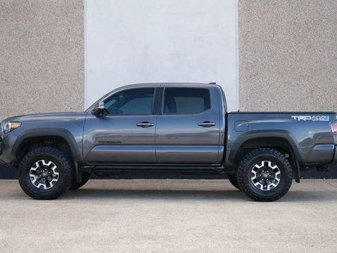 Used 2021 Toyota Tacoma TRD Off-Road image 8