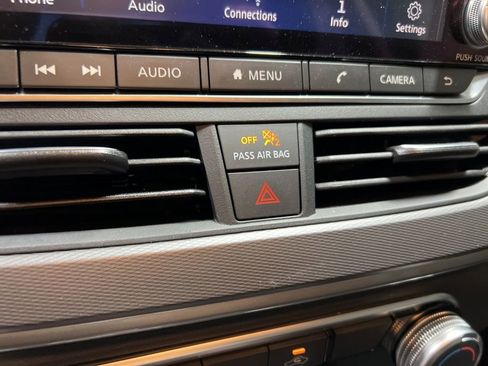 Used 2025 Nissan Altima 2.5 SR image 33