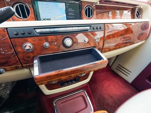 Used 2013 Rolls-Royce Phantom Sedan image 70