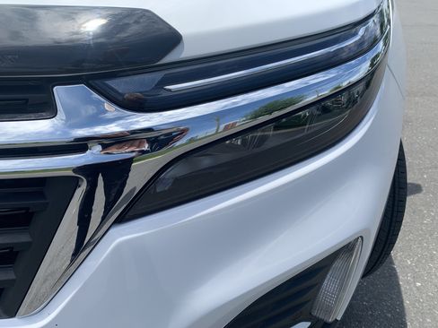 Used 2024 Chevrolet Equinox LT FWD image 6