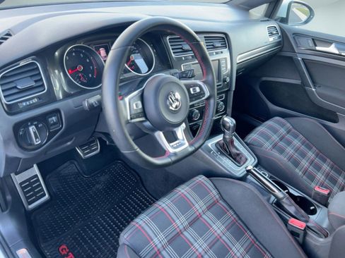 Used 2017 Volkswagen GTI S image 4