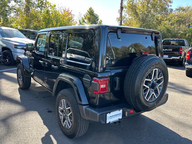 Used 2024 Jeep Wrangler Unlimited Sahara w/ Technology Group AWD/4WD image 26