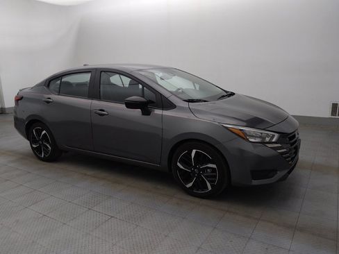 Used 2024 Nissan Versa SR image 11