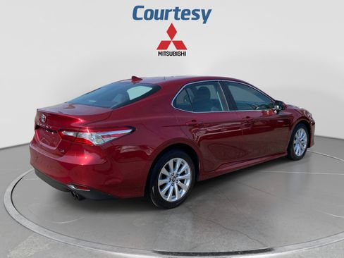 Used 2019 Toyota Camry LE FWD image 6