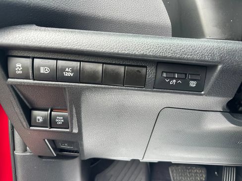 Used 2021 Toyota Sienna XSE w/ XSE Plus Package AWD/4WD image 16