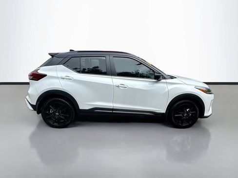 Used 2024 Nissan Kicks SR FWD image 9