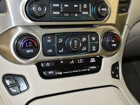 Used 2018 GMC Yukon Denali w/ Open Road Package AWD/4WD image 31