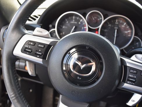 Used 2006 MAZDA MX-5 Miata Touring RWD image 17