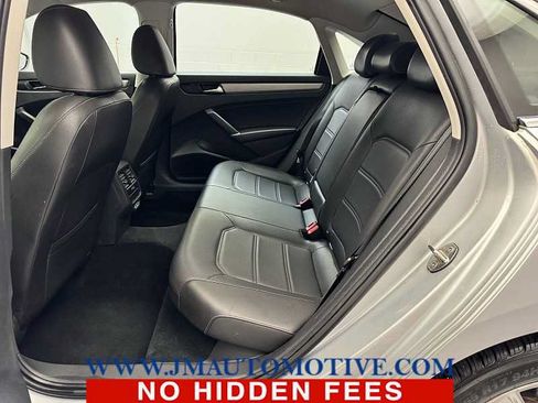 Used 2020 Volkswagen Passat 2.0T SE FWD image 12