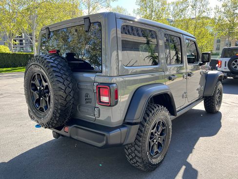 Used 2023 Jeep Wrangler Unlimited w/ Sun & Screen Package AWD/4WD image 7