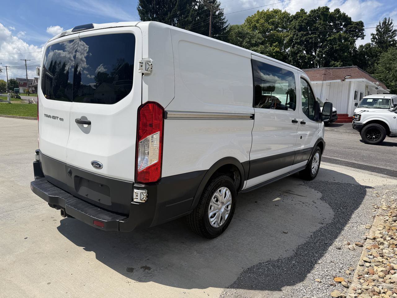 Used 2018 Ford Transit 150 130 Low Roof RWD image 4
